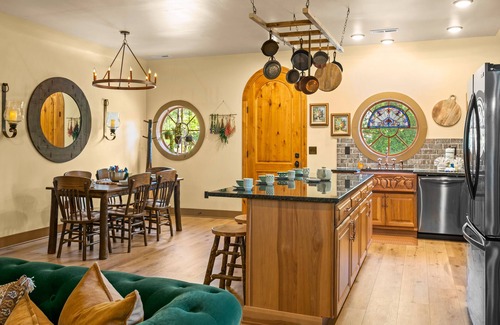 Kodak Cottage | Howards Hollow! Earth Home at The Forgotten Forest!