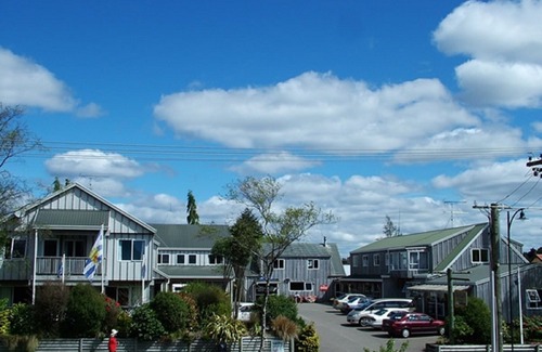 National Park Village Hotel | Howards Mountain Lodge