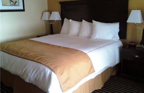 Pateros Hotel | Howards On The River