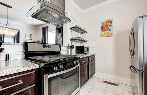 Lincoln Terrace House | Howes Capitol–3 in 1-near OU Med, Bricktown, Arena