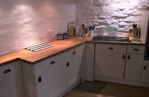 Cawsand House | HOWTON COTTAGE - village cottage on coast path next to beaches
