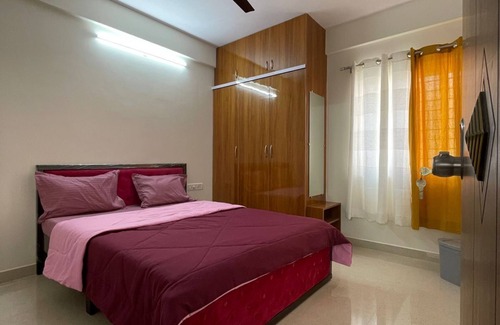 Sector 2 Apartment | Hsr Lodestone By Newstays