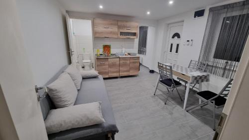 Zsorifurdo Apartment | HT Apartman