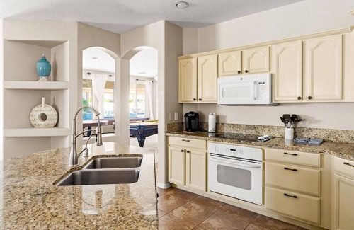 Chandler House | HTD Pool~Fire Pit~Games~Dog Friendly~Ping Pong