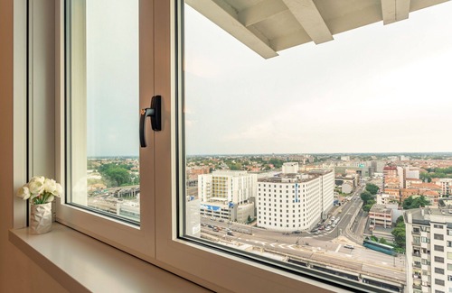 Mestre Apartment | Htm Tower - 1301 Executive by Halldis