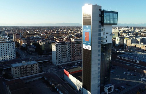 Mestre Apartment | Htm Tower - 1304 Executive Terrazza by Halldis
