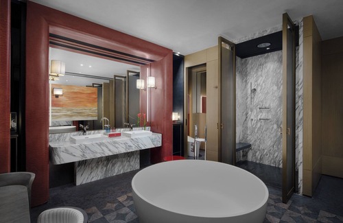 Central Business District Hotel | HUALUXE Shenzhen Bao'an by IHG