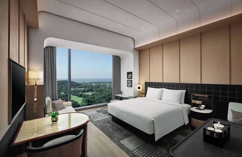 Central Business District Hotel | HUALUXE Shenzhen Bao'an by IHG