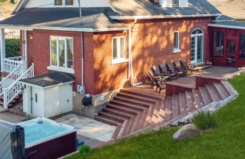 Huberdeau Cottage | Huberdeau Heritage, Beach, Golf, Kayak, BBQ, SPA, Games Room, Near Mt Tremblant