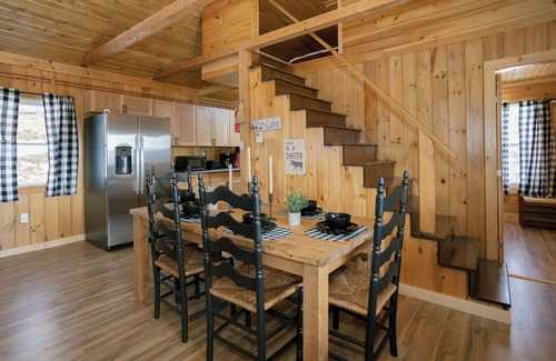 Phillips Cabin | Huck’s Hideaway – Near Rangeley Lakes & Trails