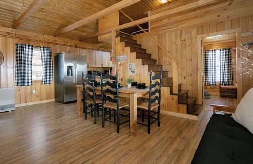 Phillips Cabin | Huck’s Hideaway – Near Rangeley Lakes & Trails