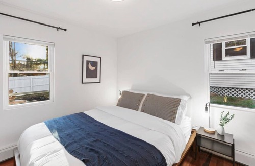 Middletown House | Hudson Lodge - Port Jervis, Hudson River