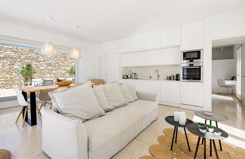 Paros Villa | Hug House Naoussa, Villa, 8 pe, 4 bedr, swimming pool, sea view, beach access