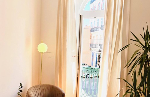 Principe Real Apartment | Huge 10 Bedroom Apartments in Príncipe Real Garden. Heart of Lisbon.