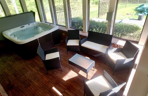 Cresco House | Huge 14 Acre/5000 Sqft Private Estate Hot Tub Firepit Tennis —LOTS Spaces!