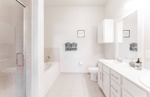 Montopolis Apartment | Huge 2BR suite close to Downtown w/fast WiFi
