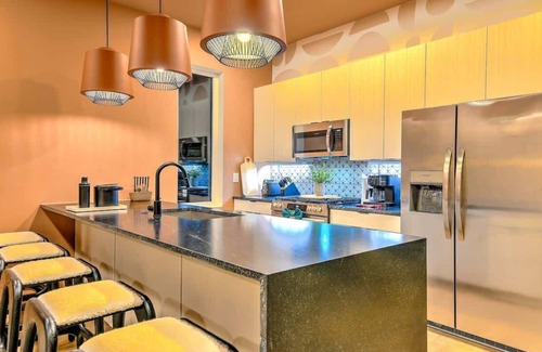Haynes Area House | Huge 4BR w/Game Room, Pool & Rooftop Spa -13 Beds!