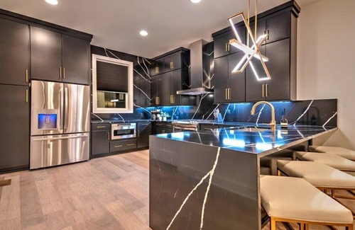 South Nashville House | HUGE 6 Bedroom 5 Bath Pool Table Luxury Home