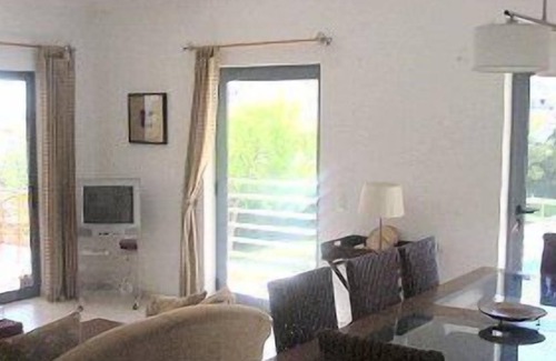 Armacao de Pera Apartment | Huge Apartment.Terrace & Balcony Overlooks Pools+Secure Private Gardens.WiFi &TV