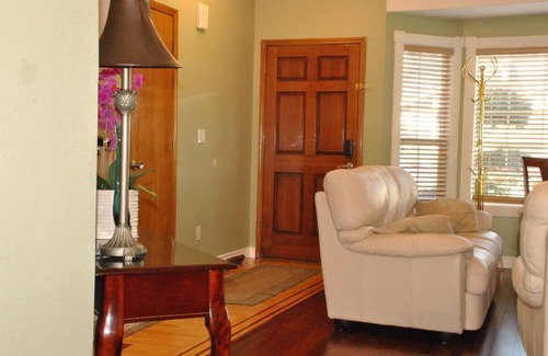 Beaverton House | Huge Bdrms on main-Charming vacation home for 19