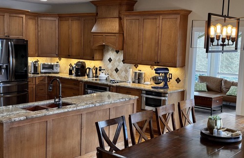 Huddleston House | Huge beach. LOTS of amenities kayaks, boards.