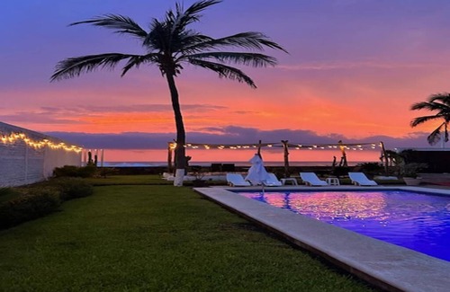 Cuyutlan House | HUGE BEACHFRONT GATED HACIENDA w/CASITA, POOL sleeps 18 VRBO Rated #1