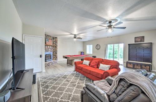 Blairsville House | Huge Blairsville Cabin Game Room and Mtn View!