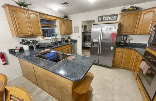 Tamiment House | Huge Comfy Lakefront : Kayaks, Gamerooms, Firepit, Pet Friendly, Bushkill Falls!