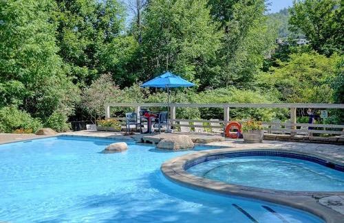 Mont-Tremblant House | Huge condo in front of Tremblant ski resort