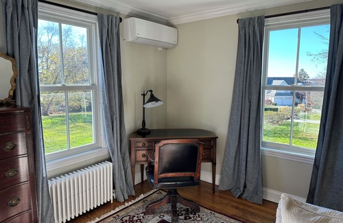 Milford House | Huge Family House with Pool/Walk to Beach
