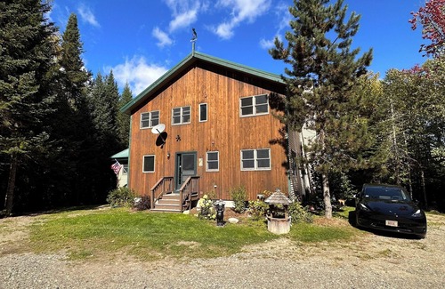 Rangeley Plantation Cabin | Huge Lakefront Cabin | Sleeps 12| King Bed| Dock| Ski Saddleback| Snowmobile|