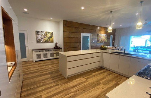 Burrill Lake House | Huge Luxury Lakefront House with Pool overlooking National Park - Dog Friendly