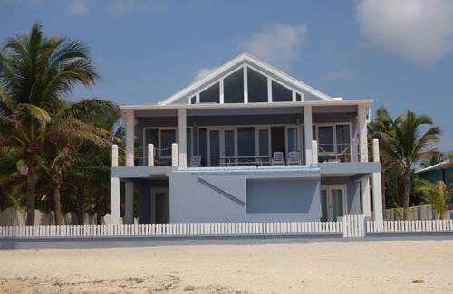Isla de Utila House | Huge Luxury Oceanfront with Pool - Best on Island!