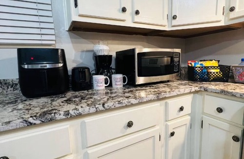 Seventh Ward House | Huge Mardi Gras Home - 3BR 2BA - 0.6 Miles ~ Canal