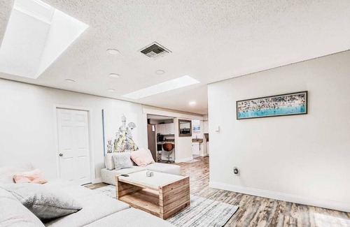 Pinellas Park House | !Huge POOL/LANAI House-BBQ-Firepit-BEACH-ZOO-PARK!
