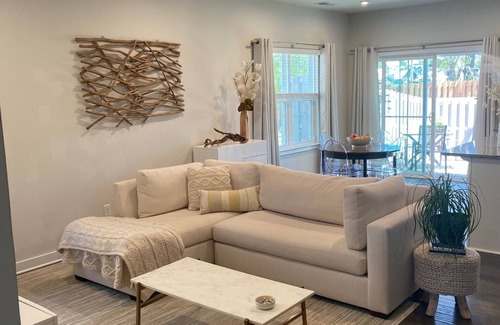 Simpsonville House | Huge primary bedroom in 2 year old townhome 60 seconds from I385