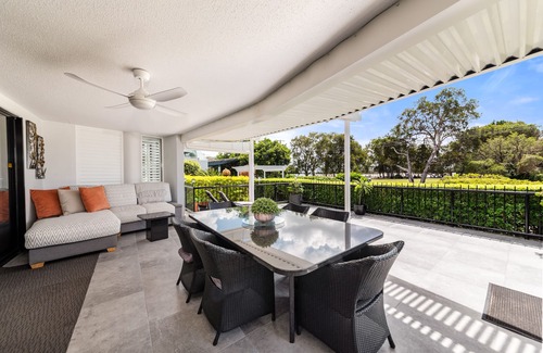 Maroochydore Apartment | HUGE PRIVATE SECURE COURTYARD WATERFRONT VIEW SLEEPS 4 Adults & 1 Child