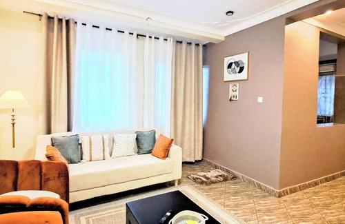 Kampala Apartment | Huge Space, Family Welcome, Wifi, Free Parking