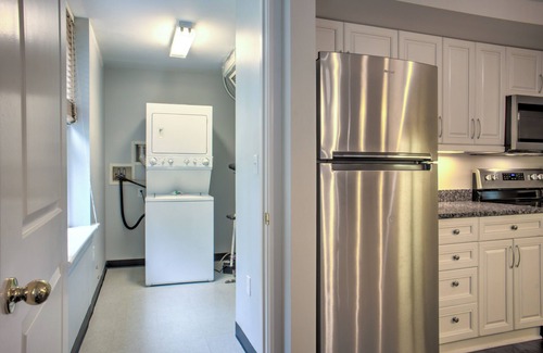 Asheville Apartment | Huge spacious, Heart of Biltmore Village 2 mins to Biltmore 5 mins to downtown