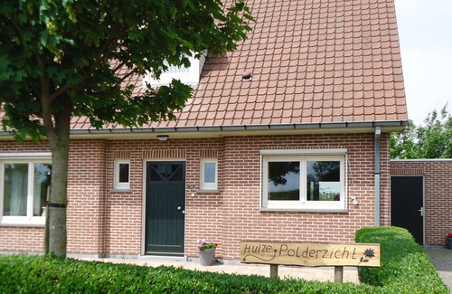 Battenoord House | “Huize Polderzicht” ligt op Goeree-Overflakkee ca 50 meter v.h. Grevelingenmeer.