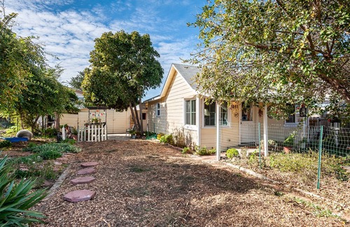Baywood-Los Osos House | Hummingbird Cottage - Monthly Only