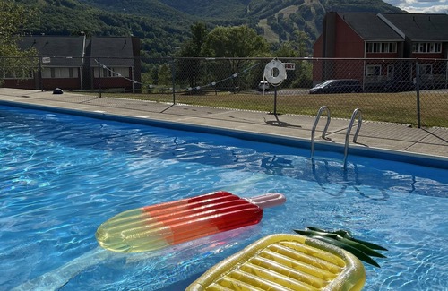 Hunter House | Hunter Hideout - Fire Pit, 1 Mile to Hunter Mountain Ski Resort!