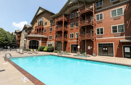 Hunter Condo | Hunter Mountain 1BR | Jacuzzi & Fireplace