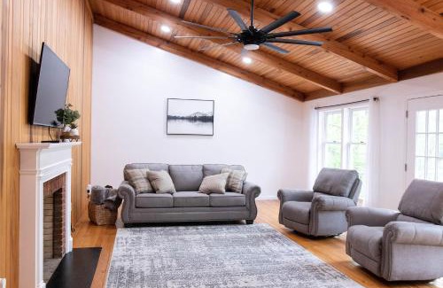 Morehead House | Hunter's Cove