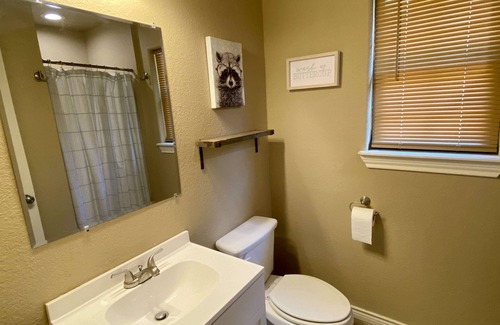 Concan Cabin | Hunter's Ridge Cabins - 2