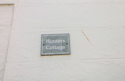 Youlgreave Cottage | HUNTERS COTTAGE, pet friendly, with open fire in Youlgreave