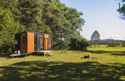 Huntingdon House | Huntingdon House by Tiny Away