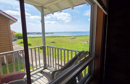 Hunts Point Cabin | Hunts Point 1-BR Coastal Retreat - Cottage # 6