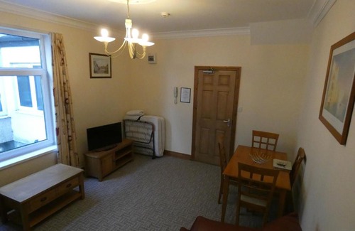 Uplands Bed & Breakfast | Hurst Dene Aparthotel