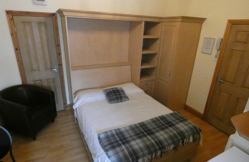 Uplands Bed & Breakfast | Hurst Dene Aparthotel